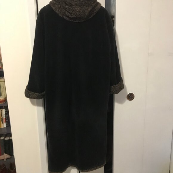 Ladies Black And Brown Hooded Reversible Coat Size Medium - Picture 2 of 6